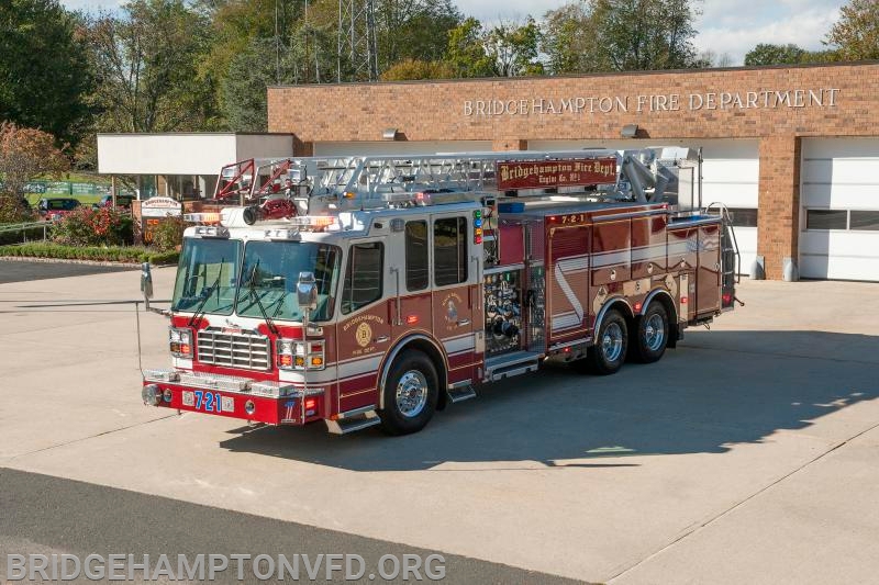 Mack Company 7-2-1 Quint Ladder